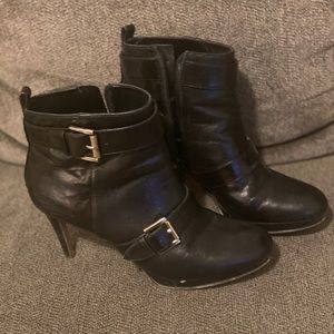 Women’s boots size 8